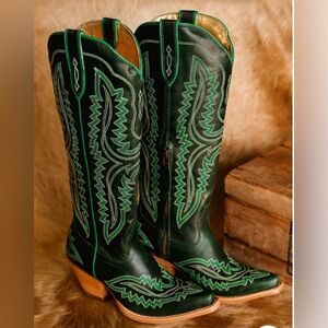 Ariat Casanova boots 6.5 NWOT lucky clover green
